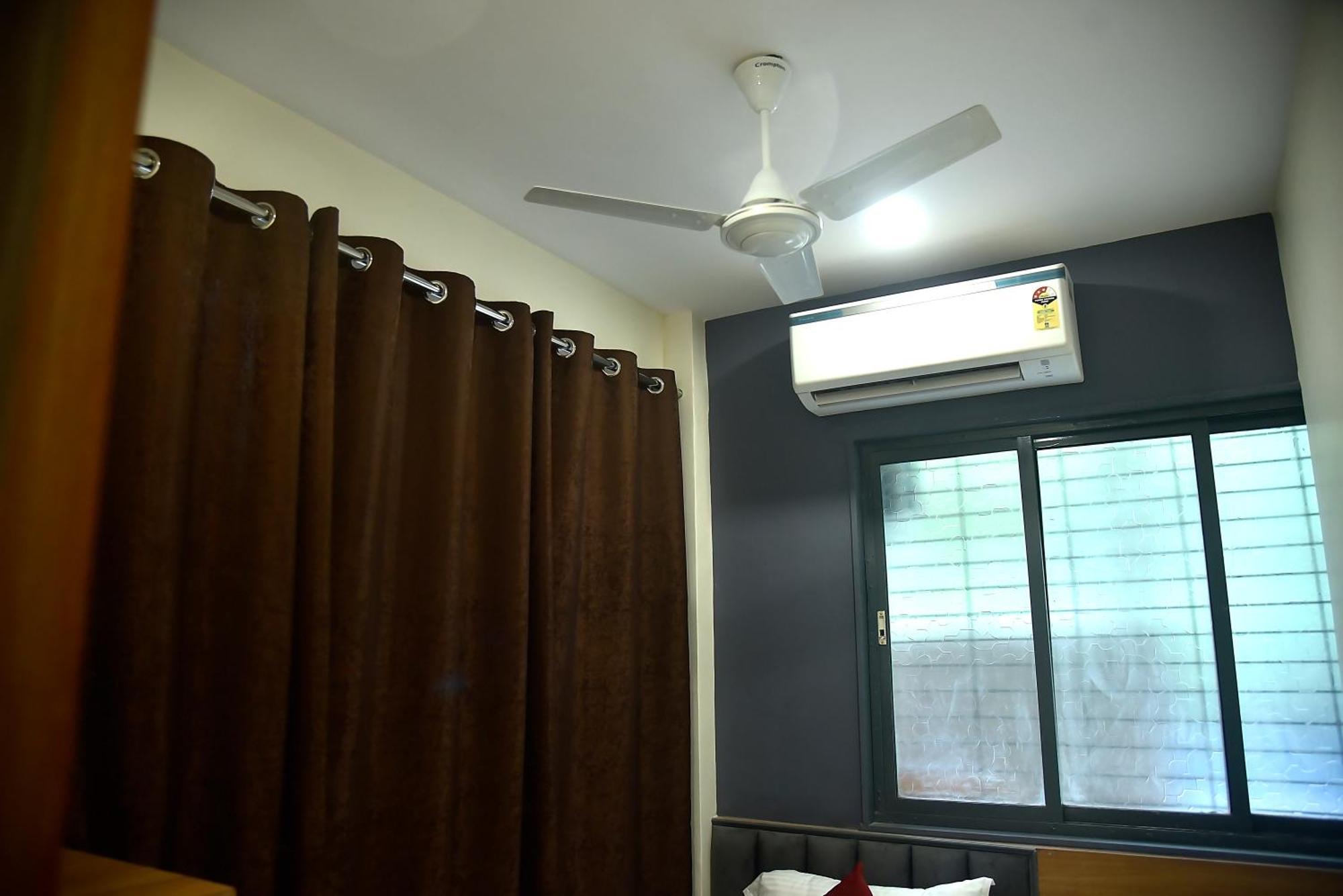 Vogue Cabin Stay Near Nesco Bombay Exhibition Centre Exterior photo