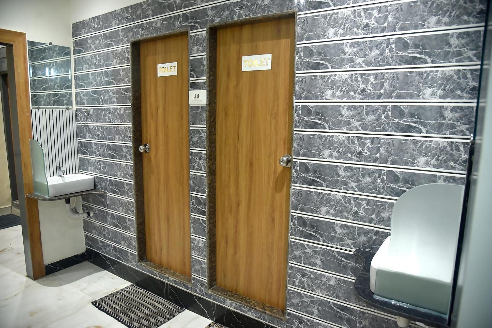 Vogue Cabin Stay Near Nesco Bombay Exhibition Centre Exterior photo