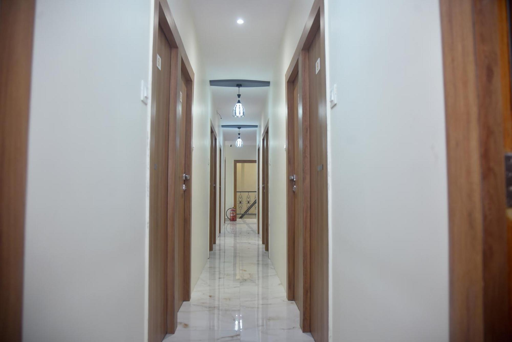 Vogue Cabin Stay Near Nesco Bombay Exhibition Centre Exterior photo